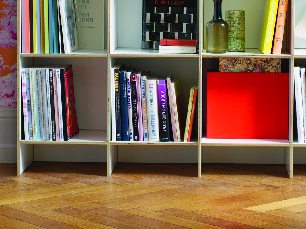Bücherregalsystem mit Sockel