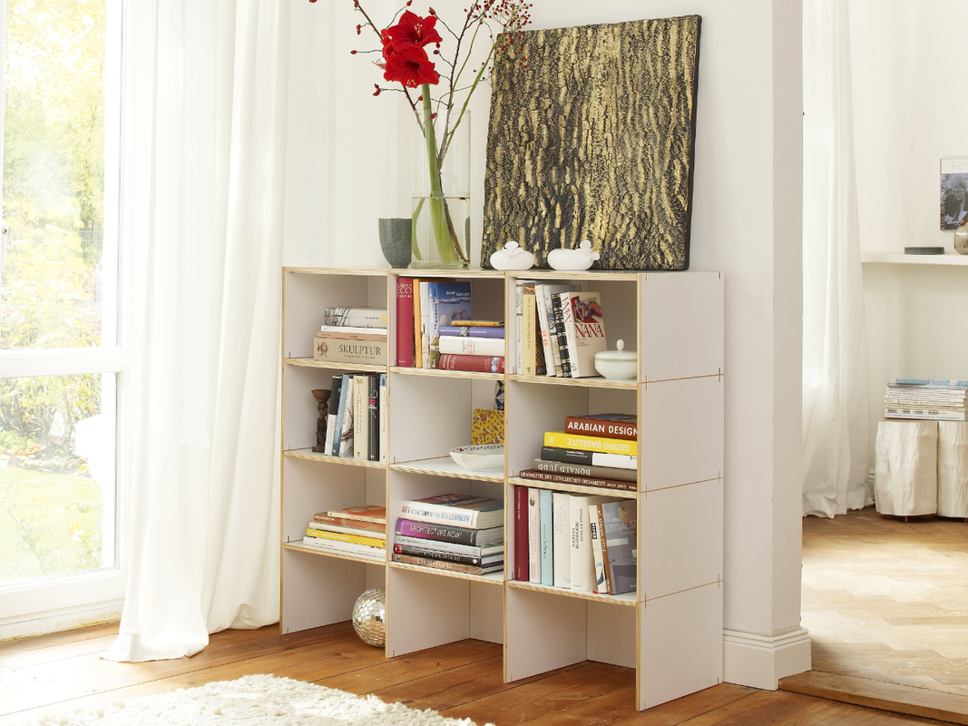 Erweiterbares Bücherregal in der Farbe weiss