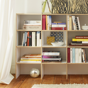 Modulares Bücherregal mit Wachstumspotential