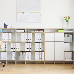 Büroregal aus Holz für viele Aktenordner