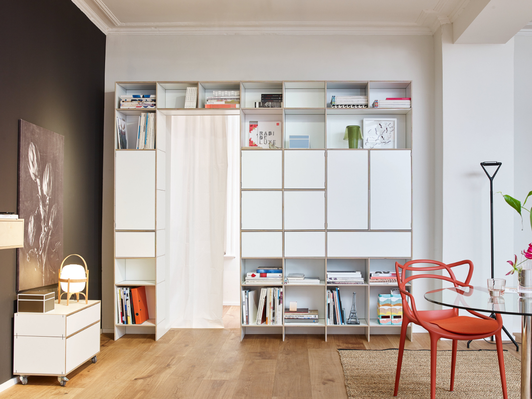 Büroschrank mit Tuerueberbrueckung, Tip-On Schubladen und Tueren. Individuell konfigurierbar