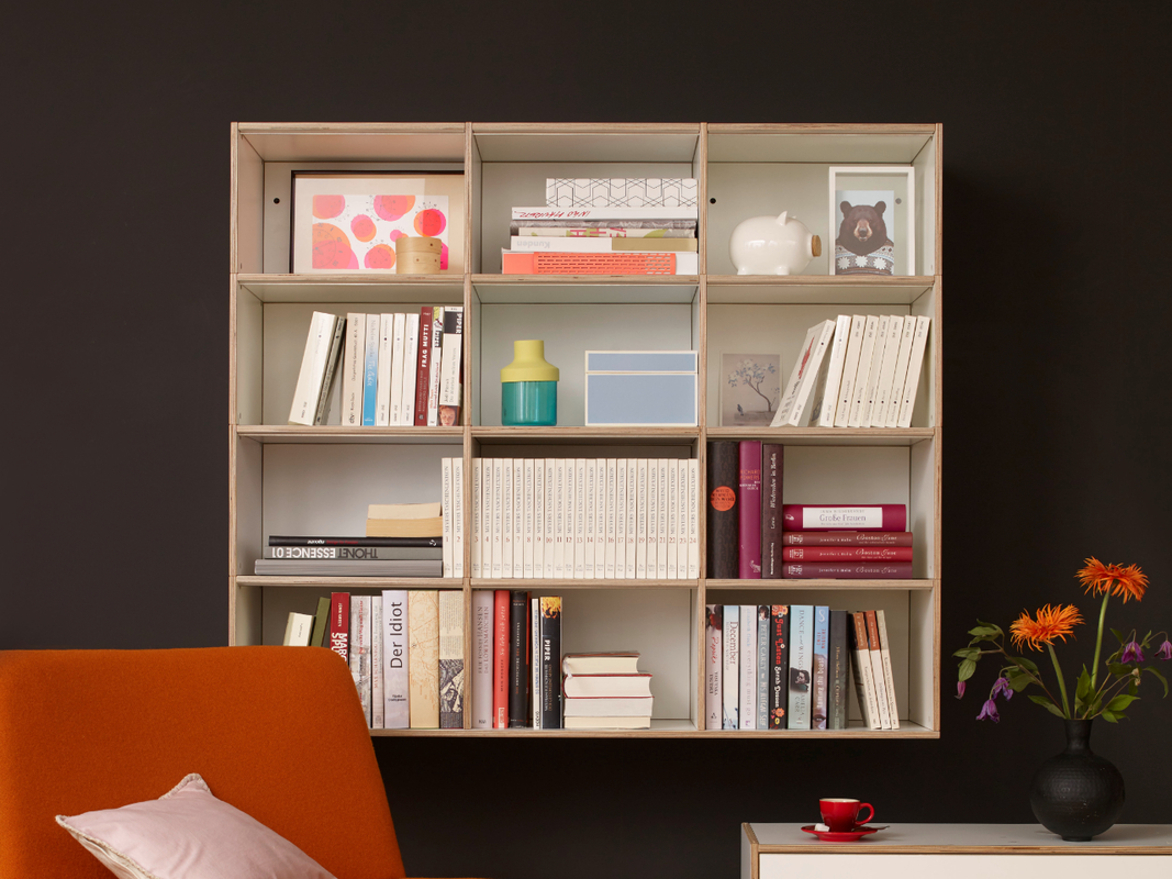 Hängendes Bücherregal individuell konfigurierbare Regalsysteme aus Birkenholz