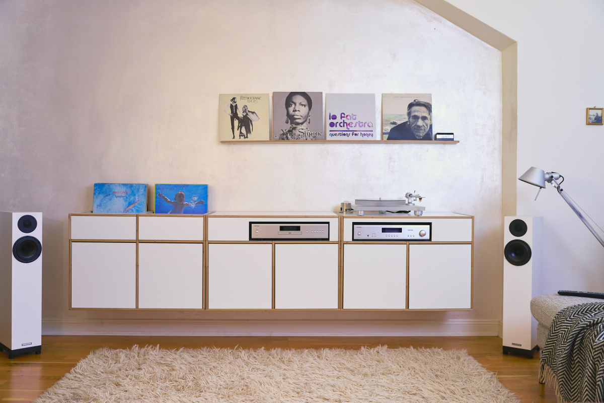 Modulares Hängeregal für Schallplatten
