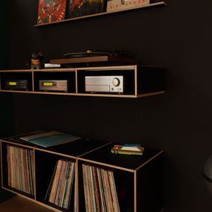 Schwebendes HiFi-Rack aus Birkenschichtholz mit eine Anti-Fingerprint Beschichtung aus Melaminharz.