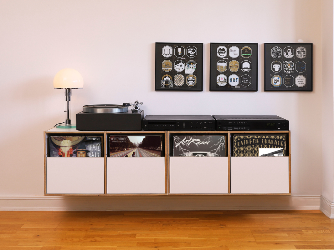 Frei konfigurierbares HiFi Hängeregal mit halbhohen Tip-On-Schubladen zu stöbern.