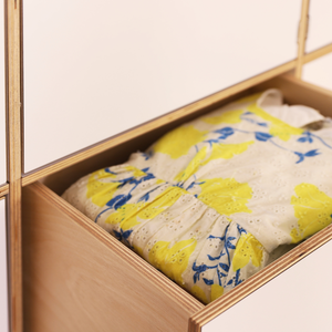Kinderzimmerregal mit Tip-On Schublade individuell gestalten