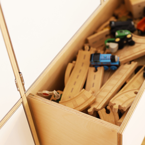 Kinderzimmerregal mit geräumiger Schublade aus Birkenholz