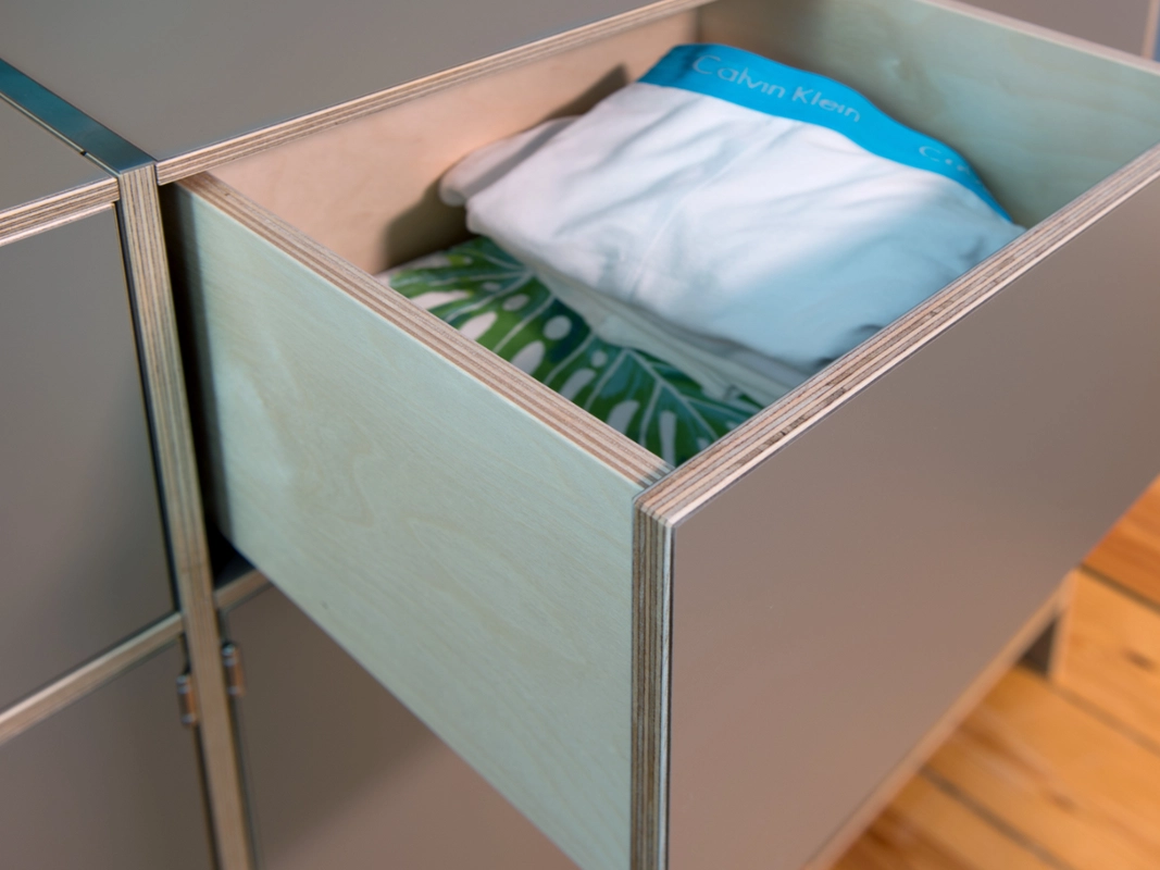 Geräumige Schubladen im modularen Stecksystem für jede Einrichtung. Qualität und Präzision
