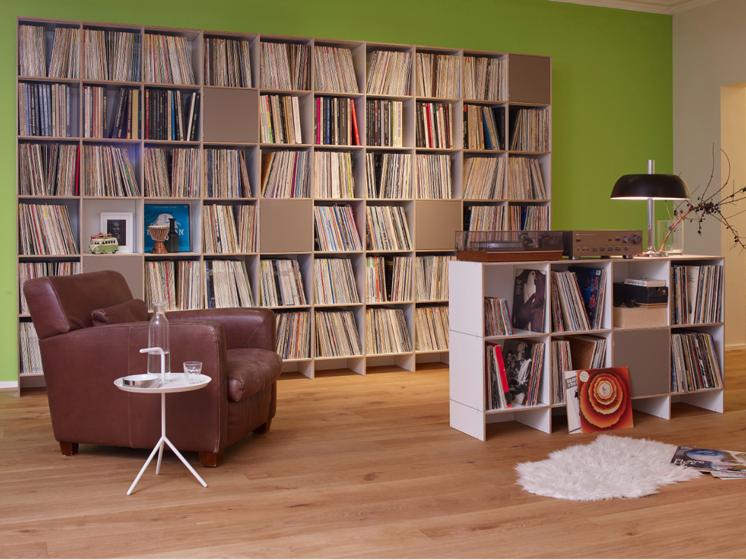 Modulare Regalsysteme für Schallplatten mit Türen und Schubladen individuell konfigurierbar