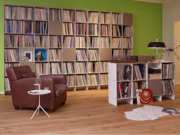 Modulare Regalsysteme für Schallplatten mit Türen und Schubladen individuell konfigurierbar