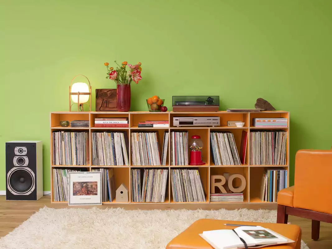 Modulares Schallplattenregal mit Platz für 1000 Vinyl's