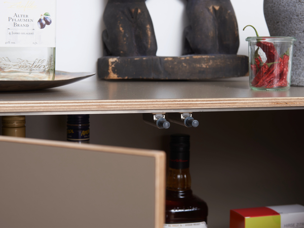 Individuell konfigurierbare Rollcontainer aus Birken-Multiplex