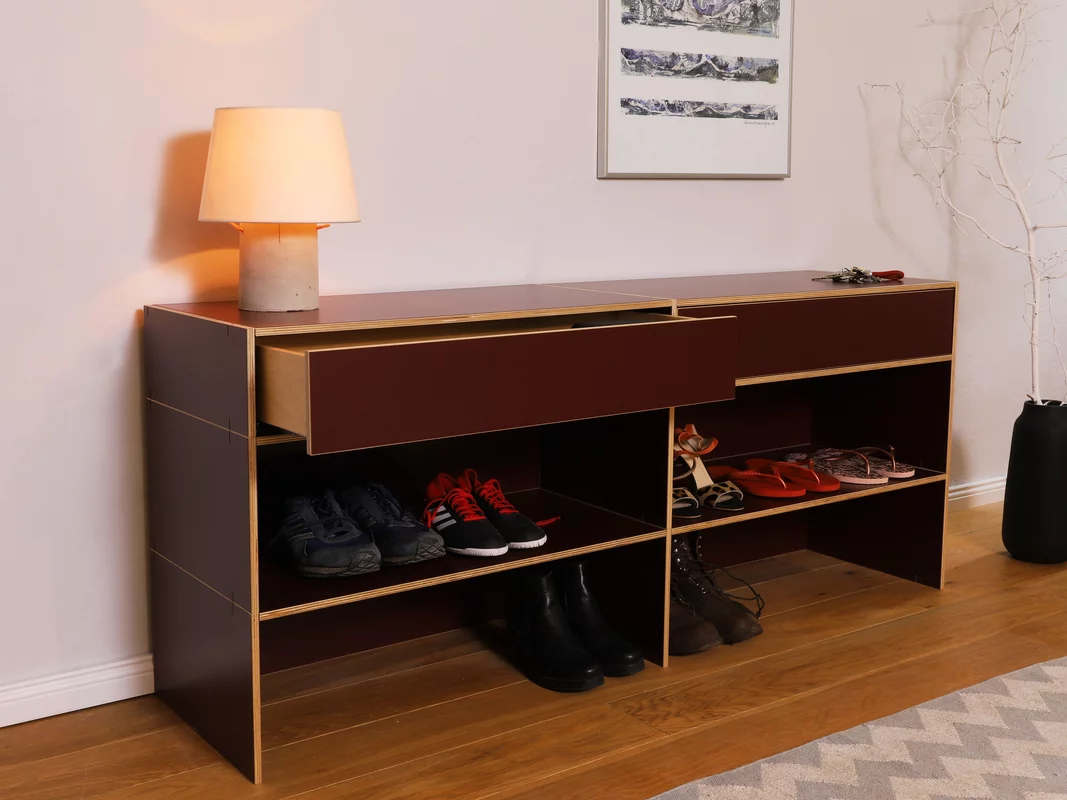 Das modulare Schuhregal aus Birkenholz