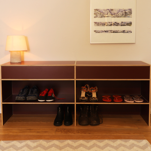 Schuhregal in rot mit Tip-On Schubladen