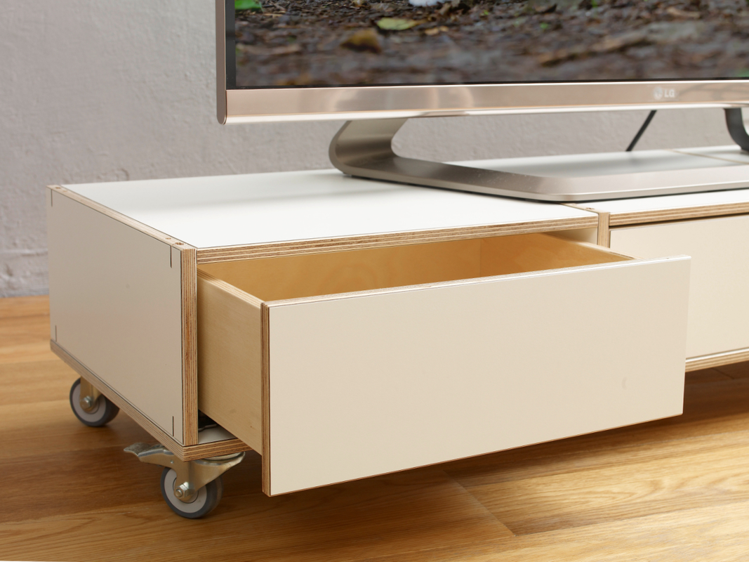 Zeitlose TV-Boards im Bauhausstil mit Tip-On Schubladen individuell konfigurierbar