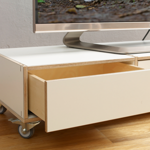 Zeitlose TV-Boards im Bauhausstil mit Tip-On Schubladen individuell konfigurierbar