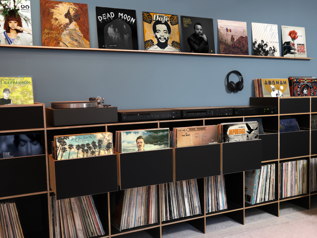 Vinylregal Wien mit Tip-On Schubladen und Stöberfächern für den Schallplatten Liebhaber